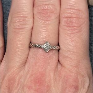 Elegant Silver Twisted Band Ring